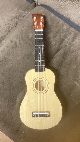 Small beginner ukulele - small,