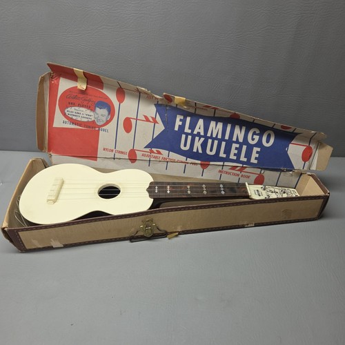 Emenee flamingo ukulele - emenee,